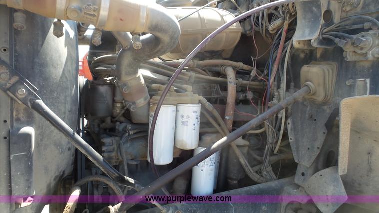 image for item K4507 1993 Mack CH613 semi truck