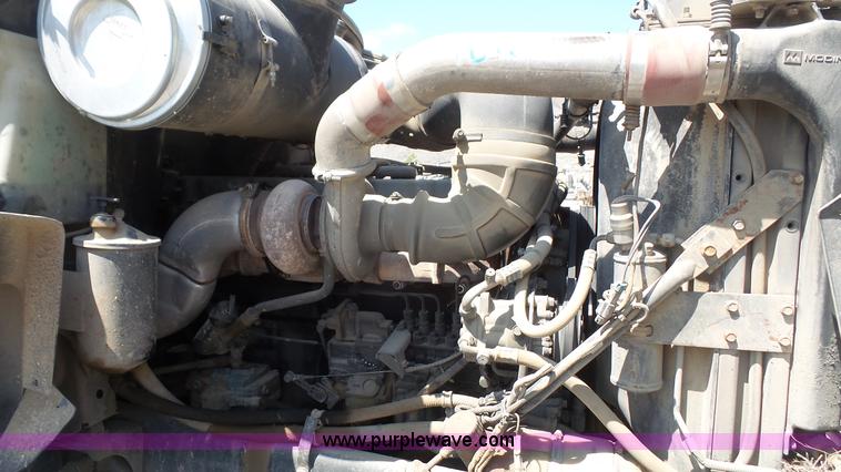 image for item K4507 1993 Mack CH613 semi truck