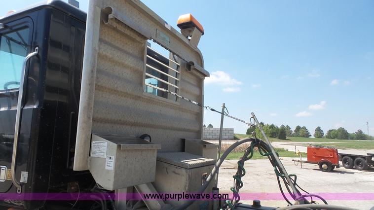 image for item K4507 1993 Mack CH613 semi truck