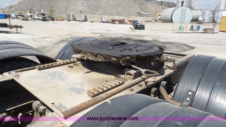 image for item K4507 1993 Mack CH613 semi truck