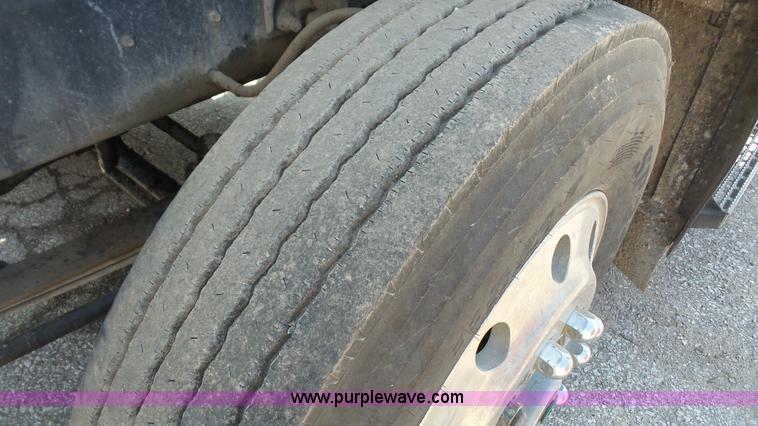 image for item K4507 1993 Mack CH613 semi truck