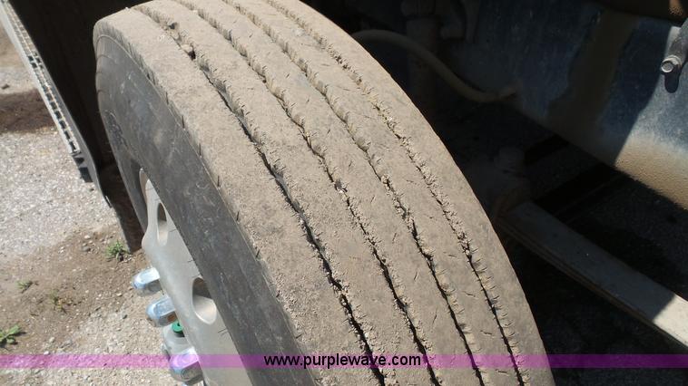 image for item K4507 1993 Mack CH613 semi truck