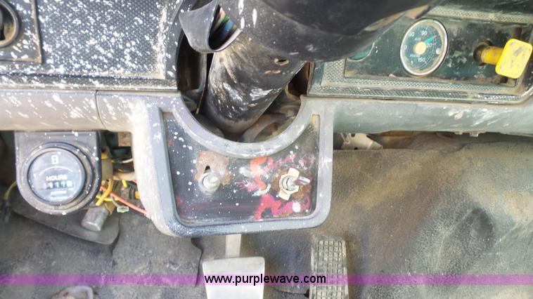 image for item K4522 1995 Ford F800 tank truck