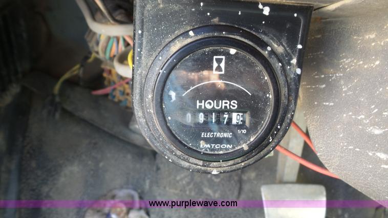 image for item K4522 1995 Ford F800 tank truck