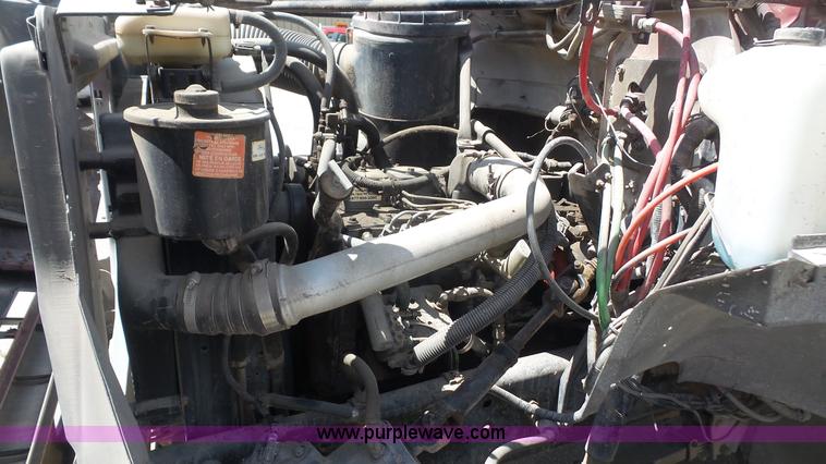 image for item K4522 1995 Ford F800 tank truck