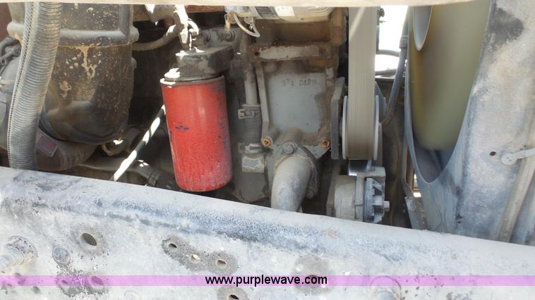 image for item K4522 1995 Ford F800 tank truck