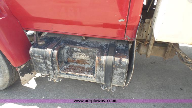 image for item K4522 1995 Ford F800 tank truck