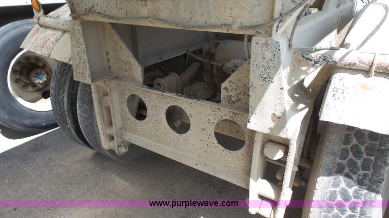 image for item K4523 1981 Fruehauf TE0-F2-R tank trailer