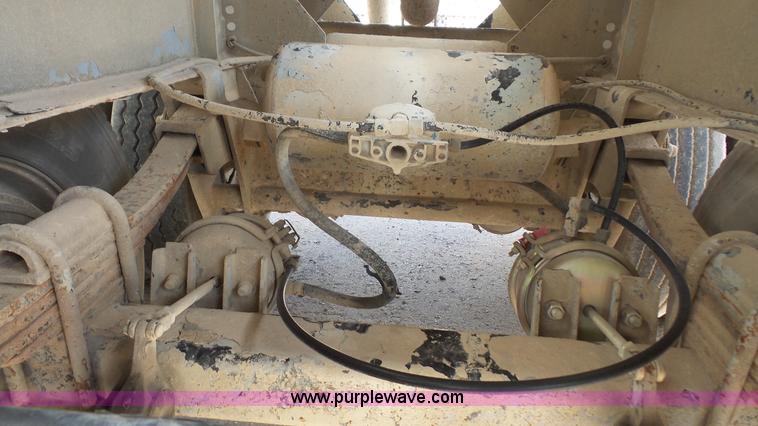 image for item K4523 1981 Fruehauf TE0-F2-R tank trailer