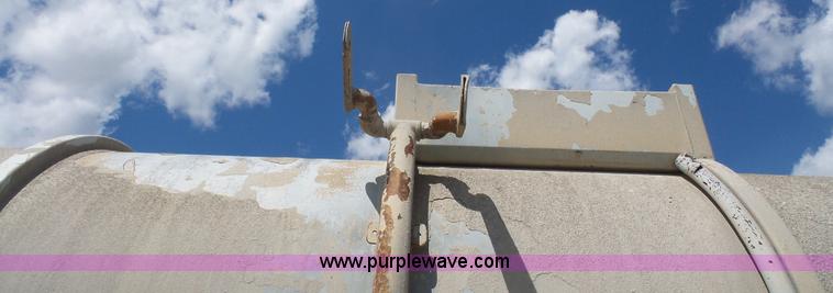 image for item K4523 1981 Fruehauf TE0-F2-R tank trailer