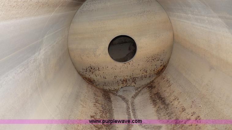 image for item K4523 1981 Fruehauf TE0-F2-R tank trailer