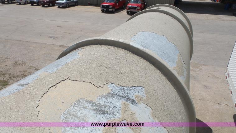 image for item K4523 1981 Fruehauf TE0-F2-R tank trailer