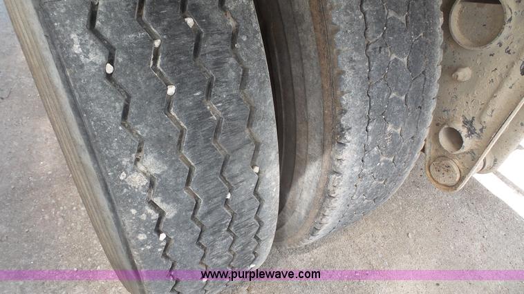 image for item K4523 1981 Fruehauf TE0-F2-R tank trailer