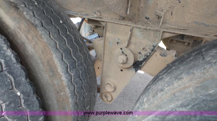 image for item K4523 1981 Fruehauf TE0-F2-R tank trailer