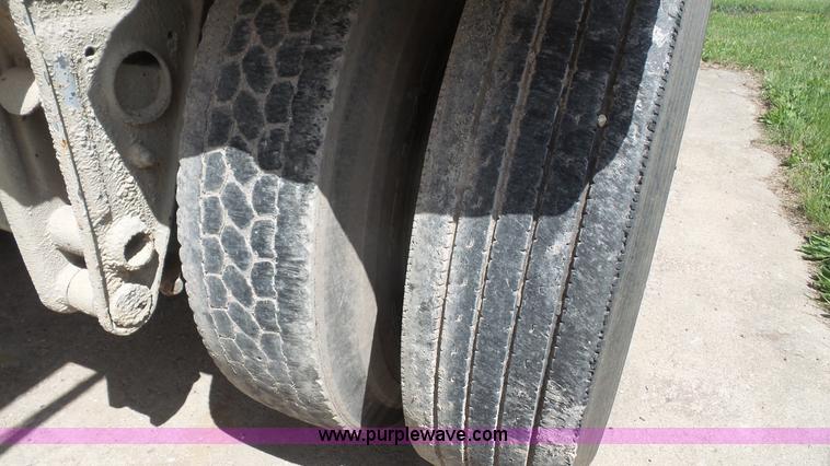 image for item K4523 1981 Fruehauf TE0-F2-R tank trailer