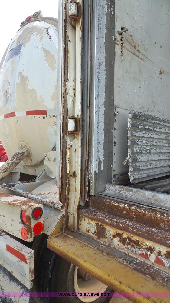 image for item K4524 1979 Fruehauf FB9-F2-42-6-ST dry van trailer