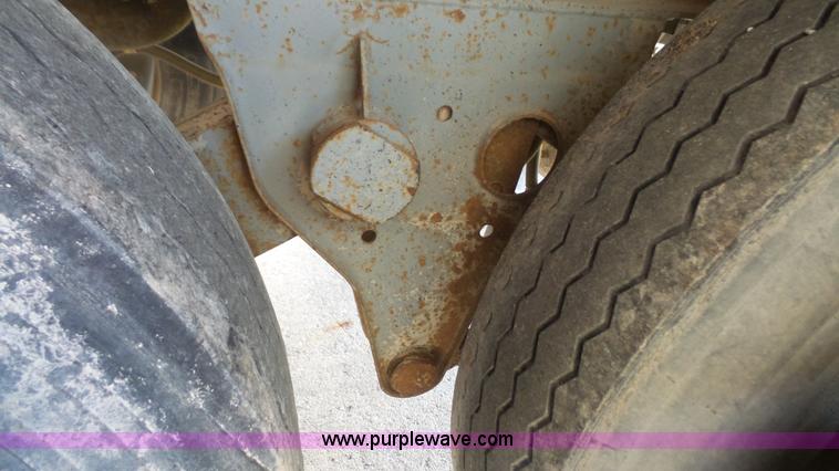 image for item K4524 1979 Fruehauf FB9-F2-42-6-ST dry van trailer