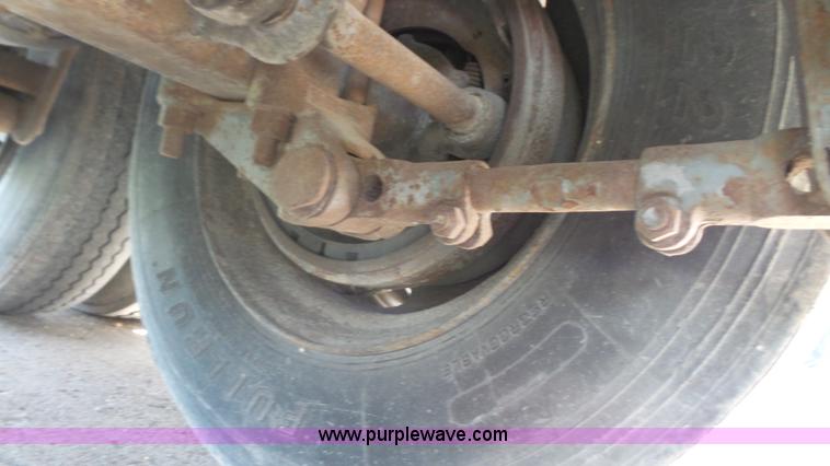 image for item K4524 1979 Fruehauf FB9-F2-42-6-ST dry van trailer