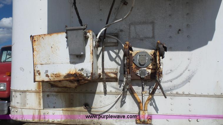 image for item K4524 1979 Fruehauf FB9-F2-42-6-ST dry van trailer