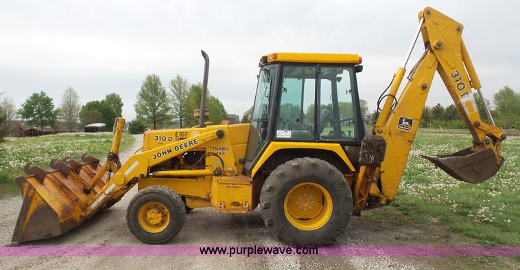 image for item K4589 1992 John Deere 310D backhoe