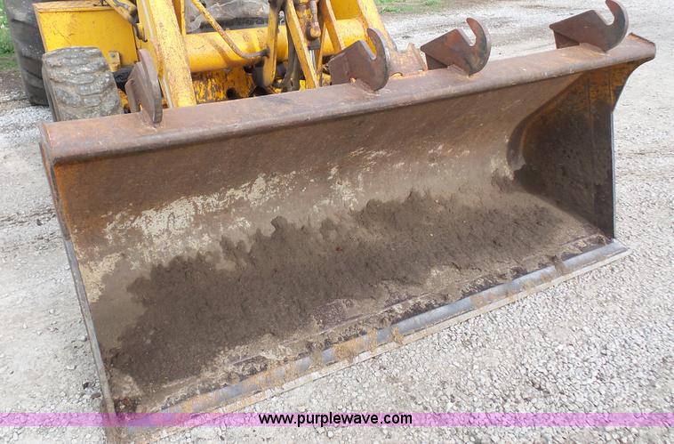 image for item K4589 1992 John Deere 310D backhoe