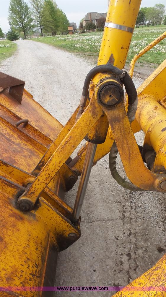 image for item K4589 1992 John Deere 310D backhoe