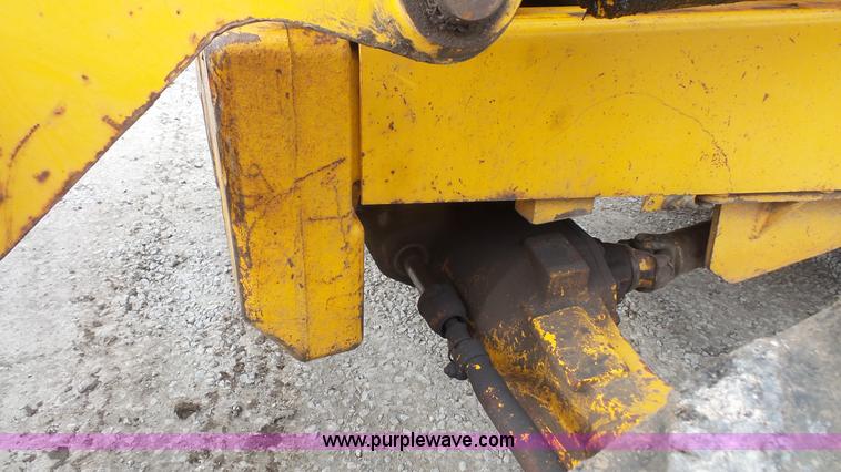 image for item K4589 1992 John Deere 310D backhoe