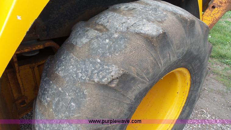 image for item K4589 1992 John Deere 310D backhoe