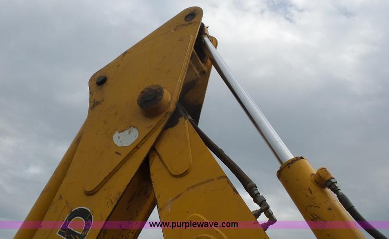 image for item K4589 1992 John Deere 310D backhoe