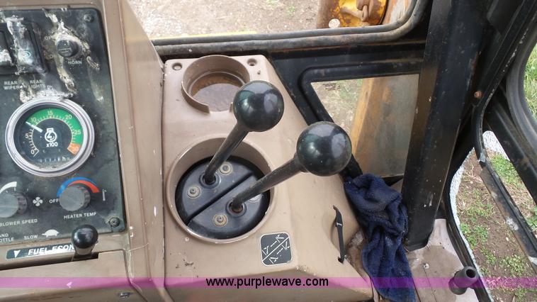 image for item K4589 1992 John Deere 310D backhoe