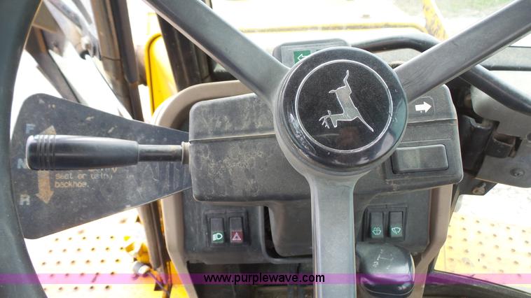 image for item K4589 1992 John Deere 310D backhoe