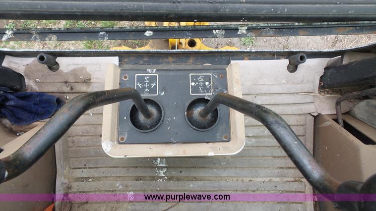 image for item K4589 1992 John Deere 310D backhoe