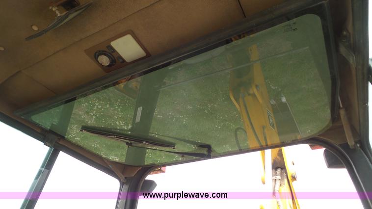 image for item K4589 1992 John Deere 310D backhoe