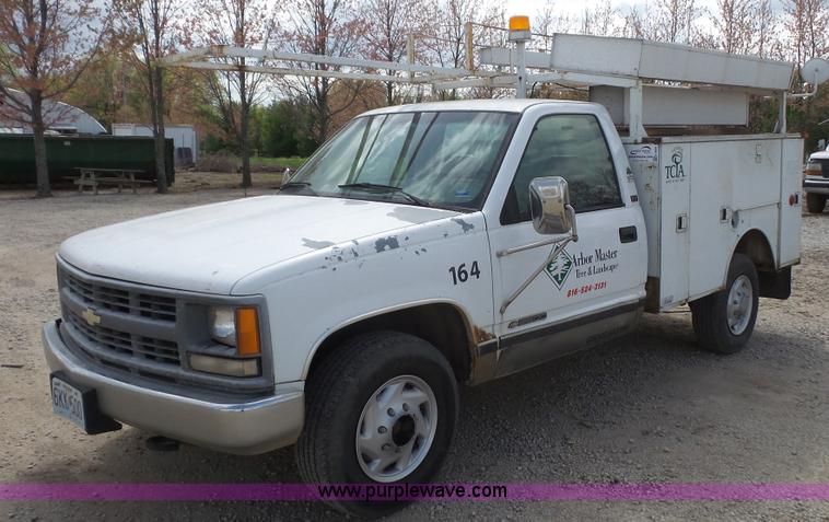 image for item K4605 1994 Chevrolet 2500HD utility truck
