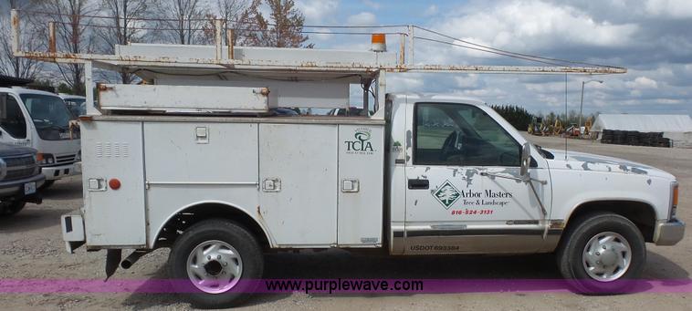 image for item K4605 1994 Chevrolet 2500HD utility truck