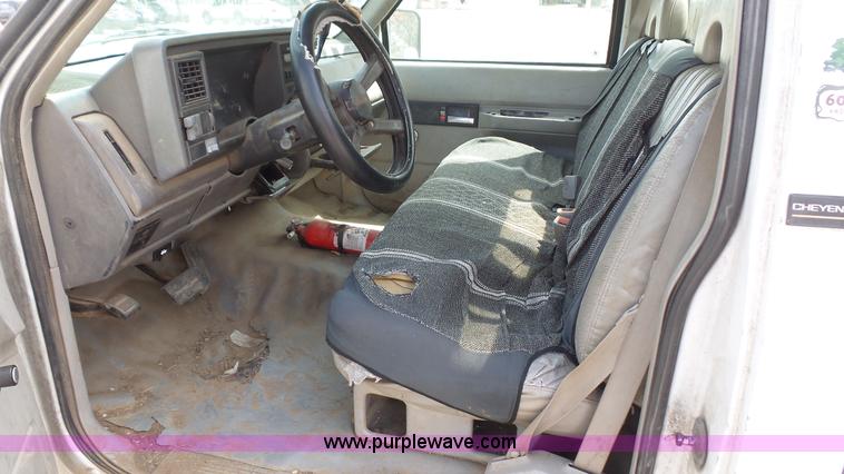 image for item K4605 1994 Chevrolet 2500HD utility truck