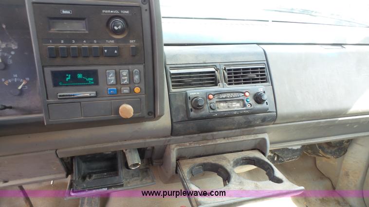 image for item K4605 1994 Chevrolet 2500HD utility truck