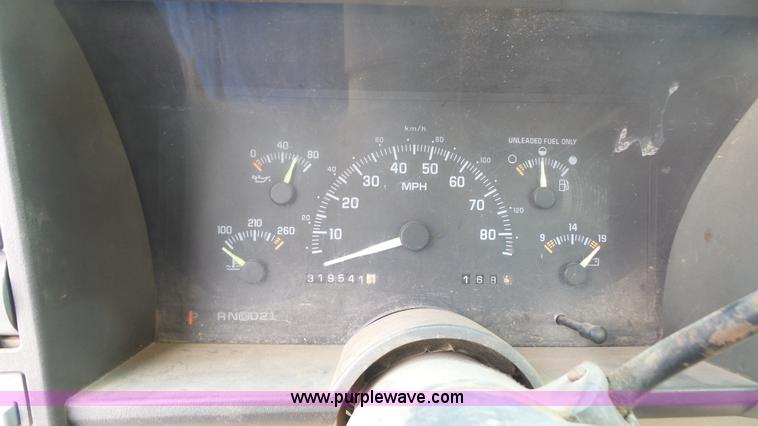 image for item K4605 1994 Chevrolet 2500HD utility truck