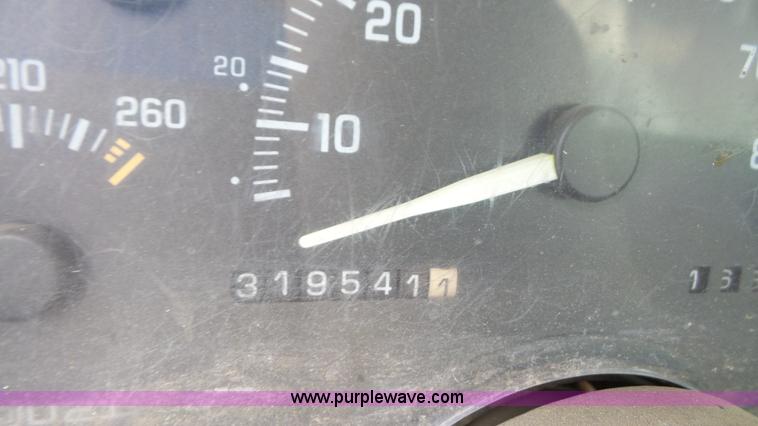 image for item K4605 1994 Chevrolet 2500HD utility truck