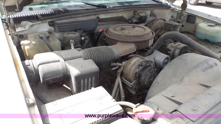 image for item K4605 1994 Chevrolet 2500HD utility truck