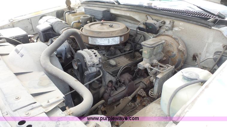 image for item K4605 1994 Chevrolet 2500HD utility truck