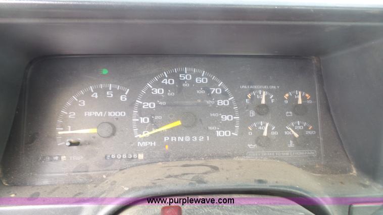 image for item K4606 1998 Chevrolet 2500 utility truck