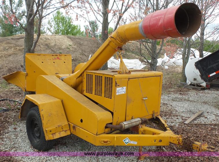 image for item K4607 FMC B16T318 wood chipper