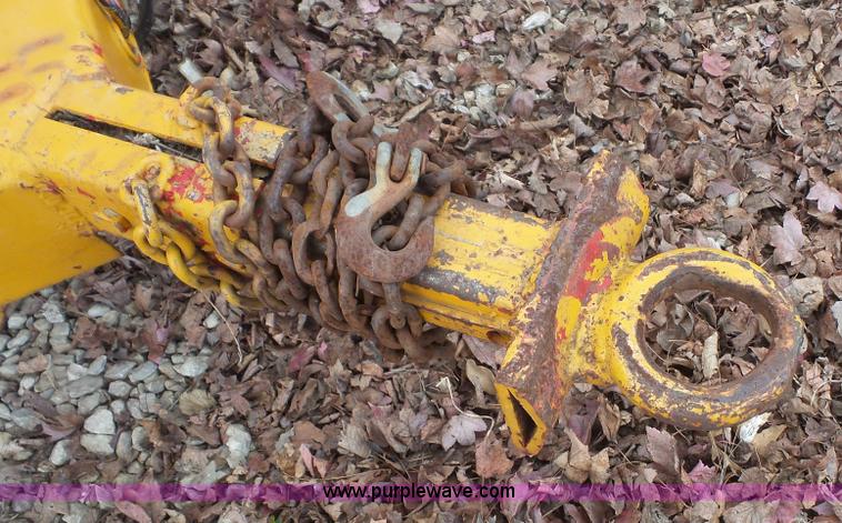 image for item K4607 FMC B16T318 wood chipper