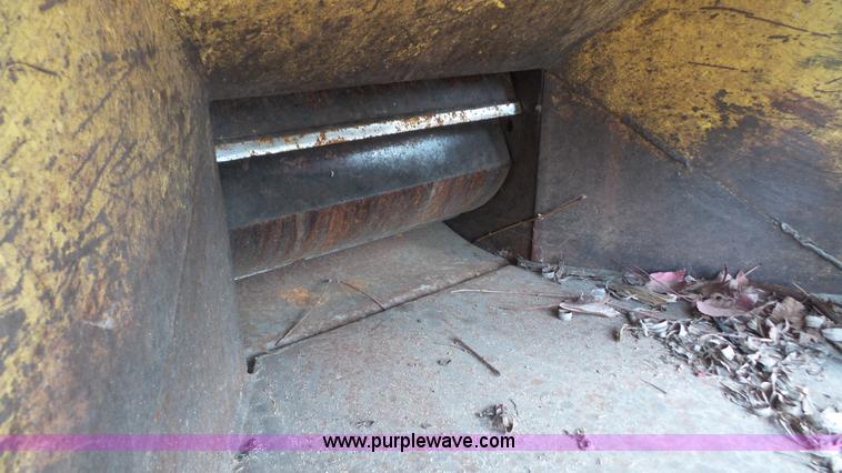 image for item K4607 FMC B16T318 wood chipper