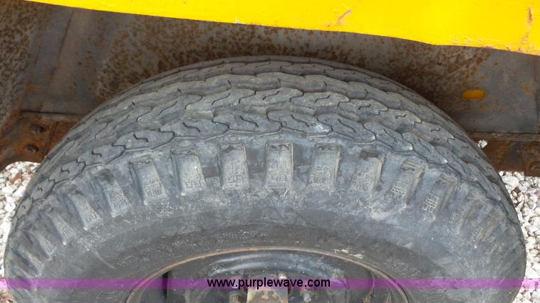 image for item K4607 FMC B16T318 wood chipper