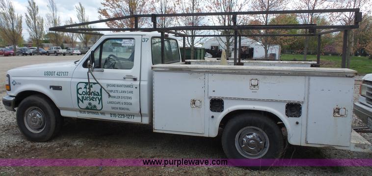image for item K4610 1995 Ford F250 HD utility truck