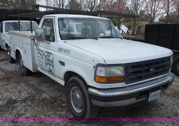 image for item K4610 1995 Ford F250 HD utility truck