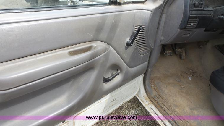 image for item K4610 1995 Ford F250 HD utility truck