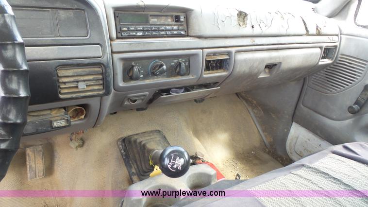 image for item K4610 1995 Ford F250 HD utility truck